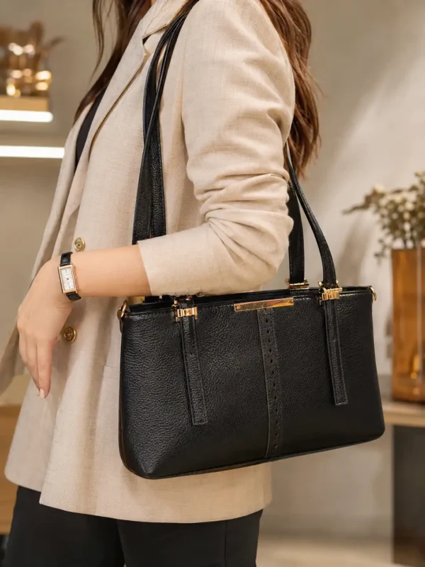 استفاده از کیف دستی زنانه چرم طبیعی لیزری مشکی