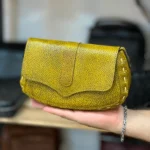 کیف دوشی چرم طبیعی درپروانه راویس