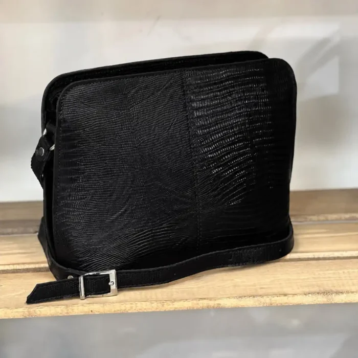 کیف دوشی چرم طبیعی مشکی مدل جلو دوخت